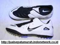 Sepatu Futsal Nike ZOOM PUTIH ( UK 39-43)